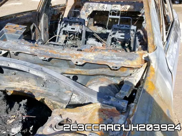 2C3CCAAG1JH203924_10.webp