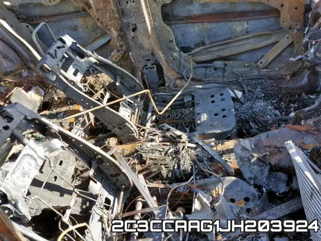 2C3CCAAG1JH203924_5.webp