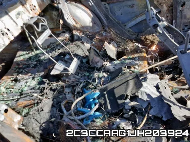 2C3CCAAG1JH203924_6.webp