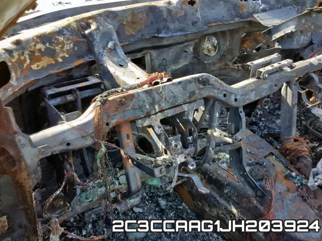 2C3CCAAG1JH203924_8.webp