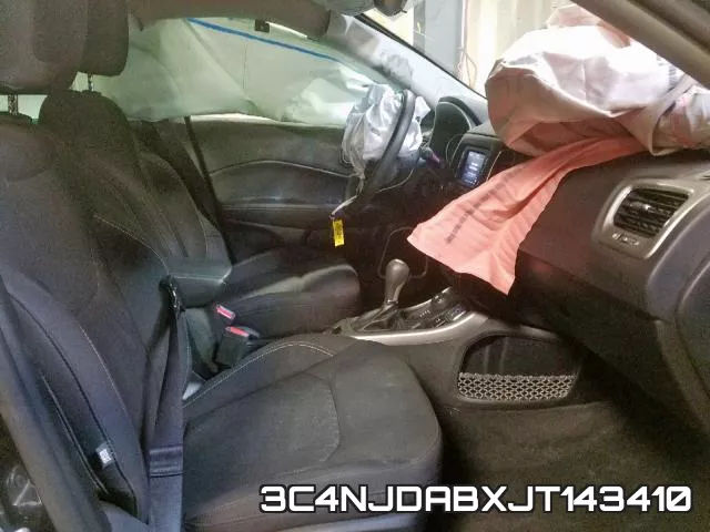 3C4NJDABXJT143410_5.webp