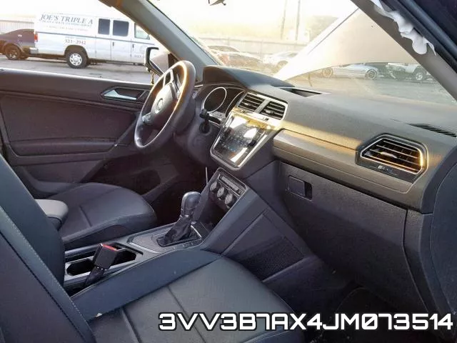 3VV3B7AX4JM073514_5.webp