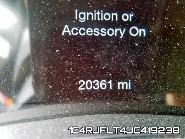 1C4RJFLT4JC419238_8.webp