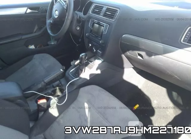 3VW2B7AJ9HM227180