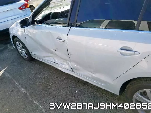 3VW2B7AJ9HM402852_9.webp