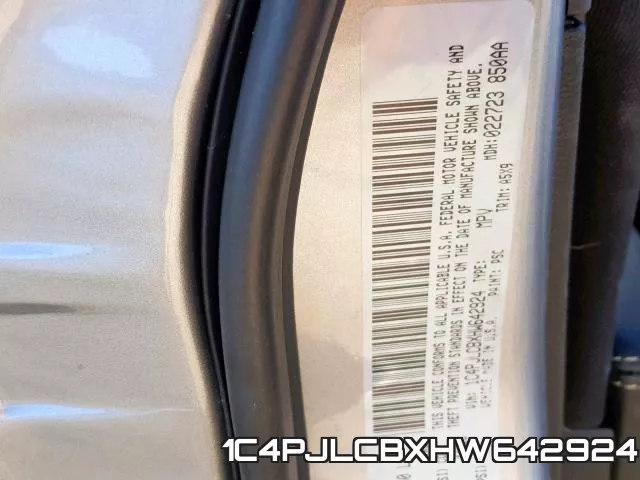 1C4PJLCBXHW642924_10.webp