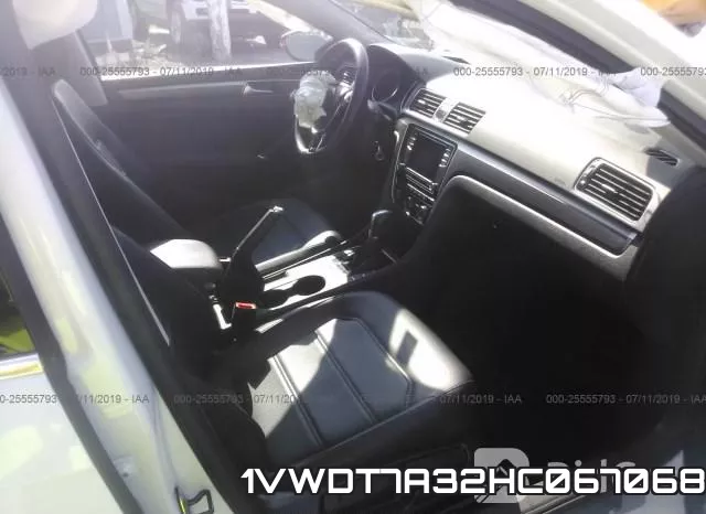 1VWDT7A32HC067068_5.webp