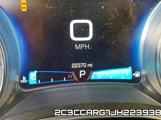 2C3CCARG7JH223938_8.webp