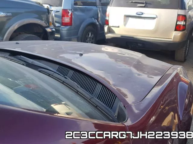 2C3CCARG7JH223938_9.webp