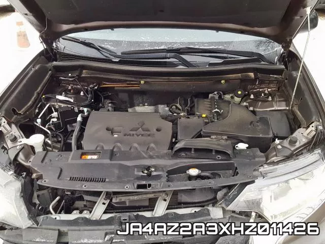 JA4AZ2A3XHZ011426_7.webp