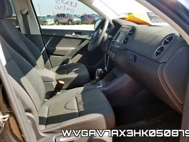 WVGAV7AX3HK050879_5.webp