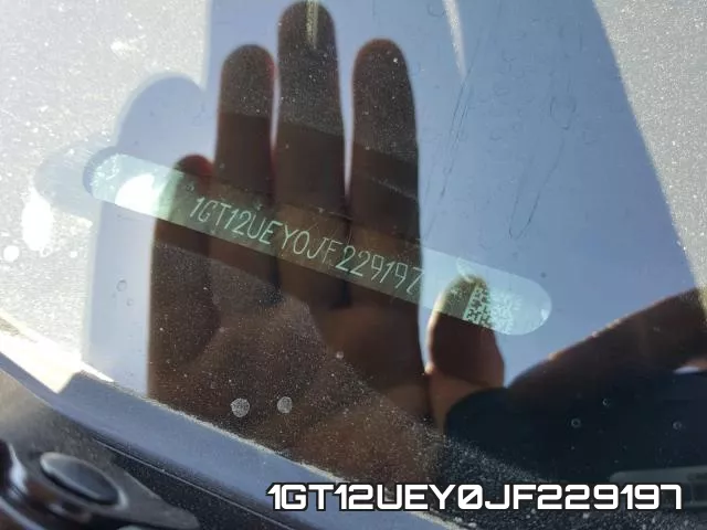 1GT12UEY0JF229197_10.webp