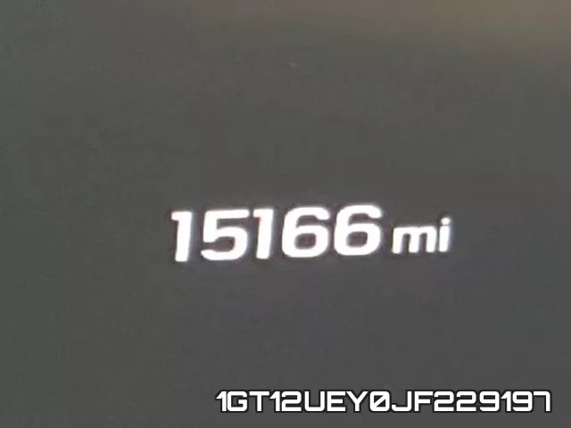 1GT12UEY0JF229197_8.webp
