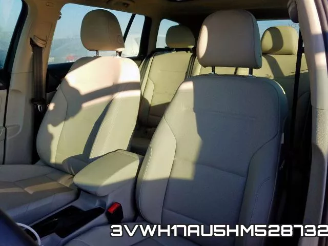 3VWH17AU5HM528732_9.webp