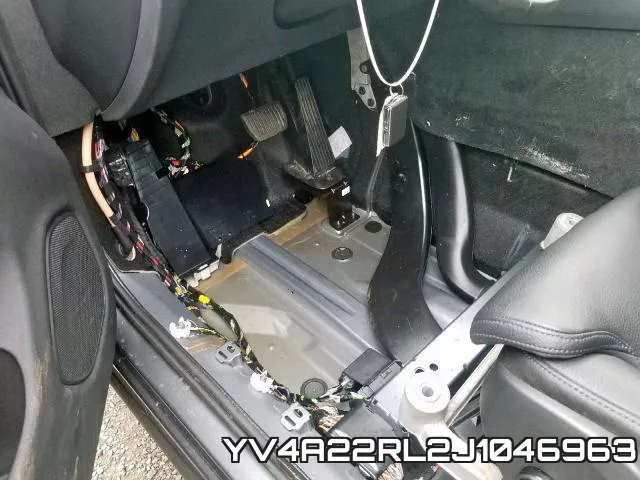 YV4A22RL2J1046963_9.webp