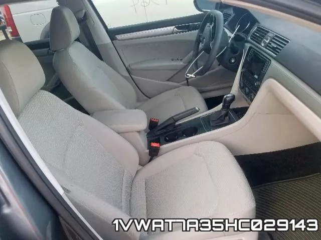 1VWAT7A35HC029143_5.webp