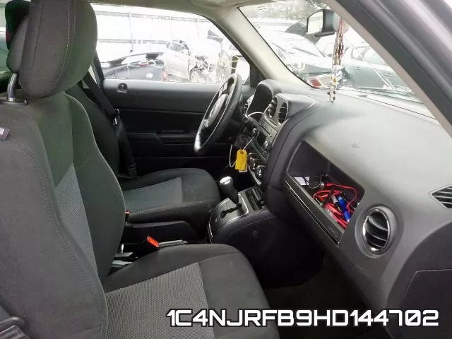 1C4NJRFB9HD144702_5.webp