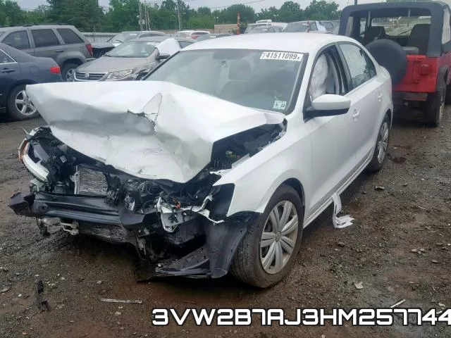 3VW2B7AJ3HM257744_2.webp