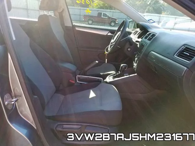 3VW2B7AJ5HM231677