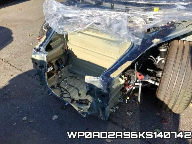 WP0AD2A96KS140742_4.webp