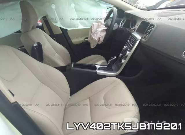 LYV402TK5JB179201_5.webp