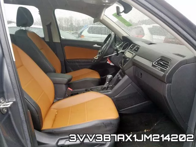 3VV3B7AX1JM214202_5.webp