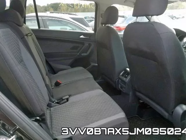 3VV0B7AX5JM095024_6.webp