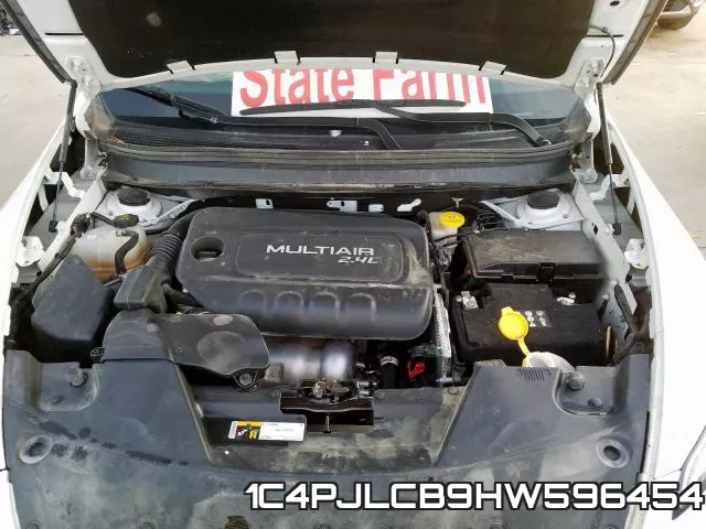 1C4PJLCB9HW596454_7.webp