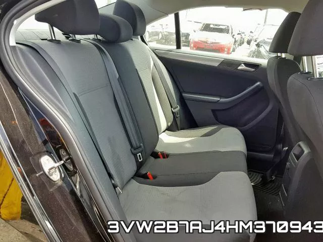 3VW2B7AJ4HM370943