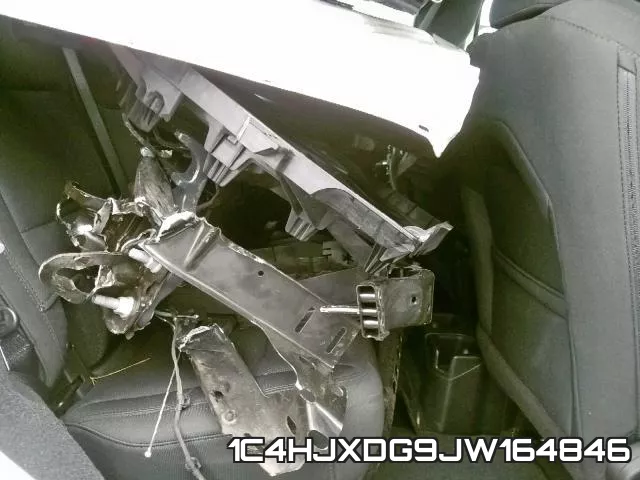 1C4HJXDG9JW164846_6.webp