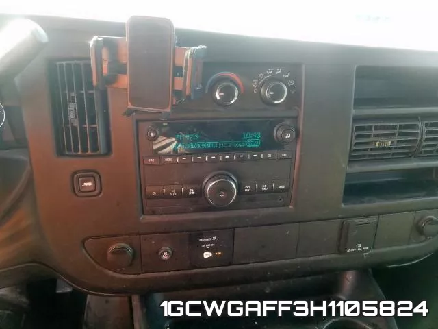 1GCWGAFF3H1105824_9.webp