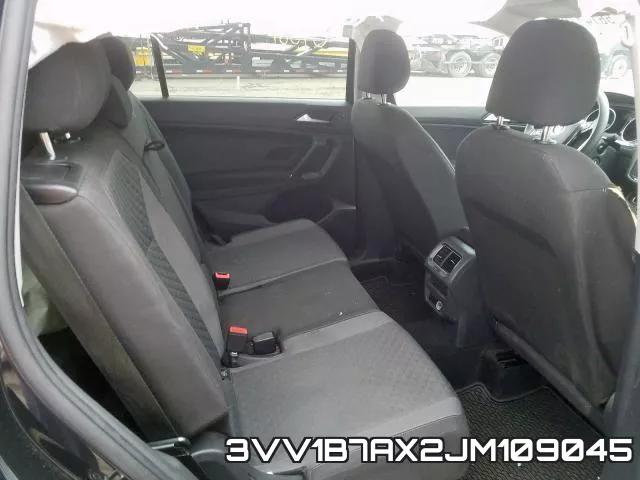 3VV1B7AX2JM109045_6.webp