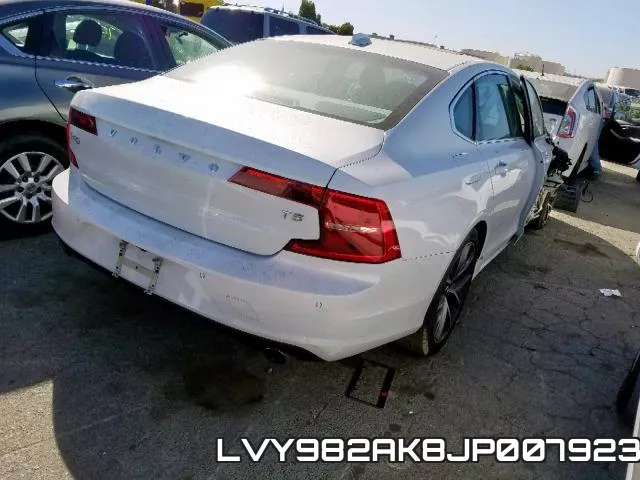 LVY982AK8JP007923_4.webp
