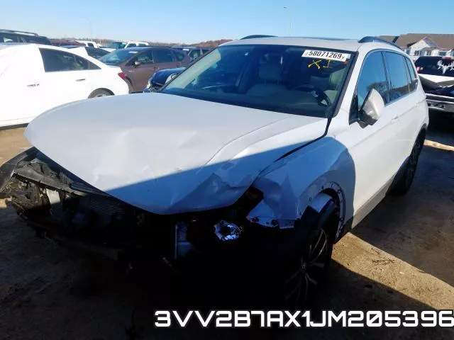 3VV2B7AX1JM205396_2.webp