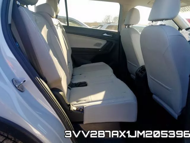 3VV2B7AX1JM205396_6.webp