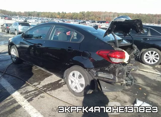 3KPFK4A70HE137823_3.webp