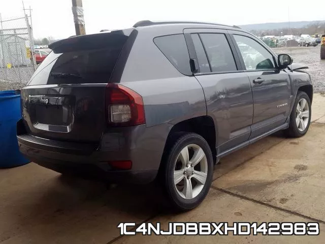 1C4NJDBBXHD142983_4.webp