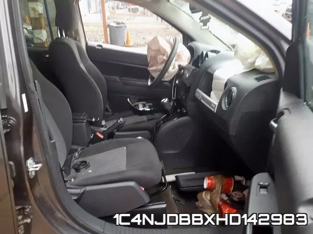 1C4NJDBBXHD142983_5.webp