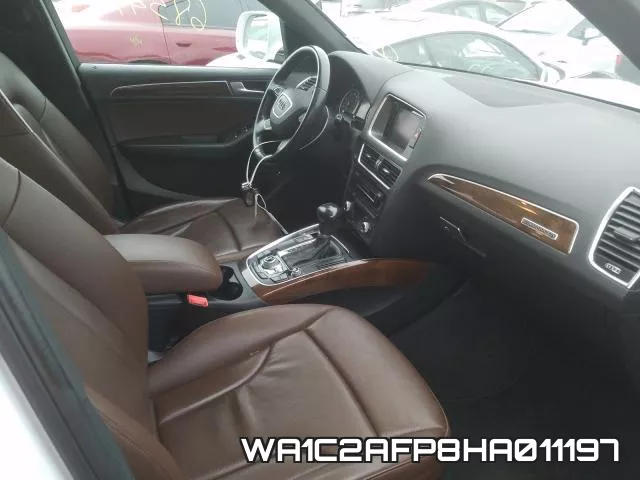 WA1C2AFP8HA011197_5.webp