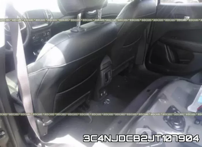 3C4NJDCB2JT107904_8.webp