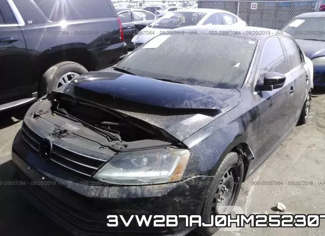 3VW2B7AJ0HM252307_2.webp