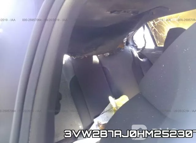 3VW2B7AJ0HM252307_8.webp