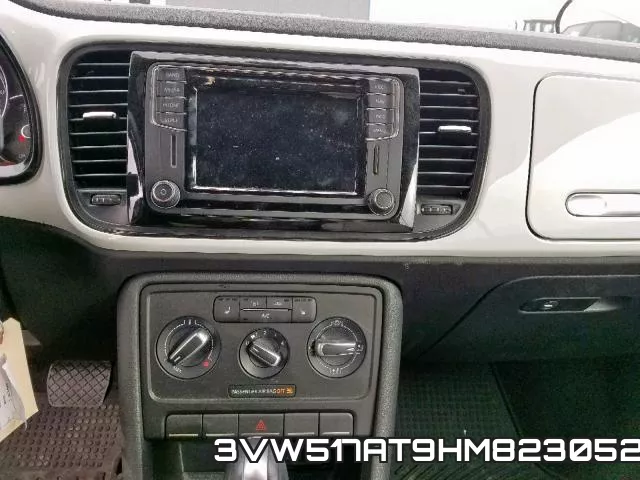 3VW517AT9HM823052_9.webp