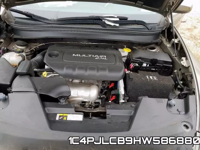 1C4PJLCB9HW586880_7.webp
