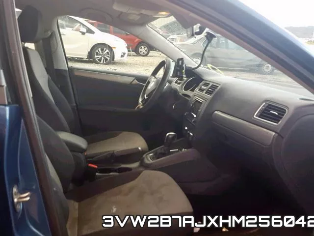 3VW2B7AJXHM256042_5.webp