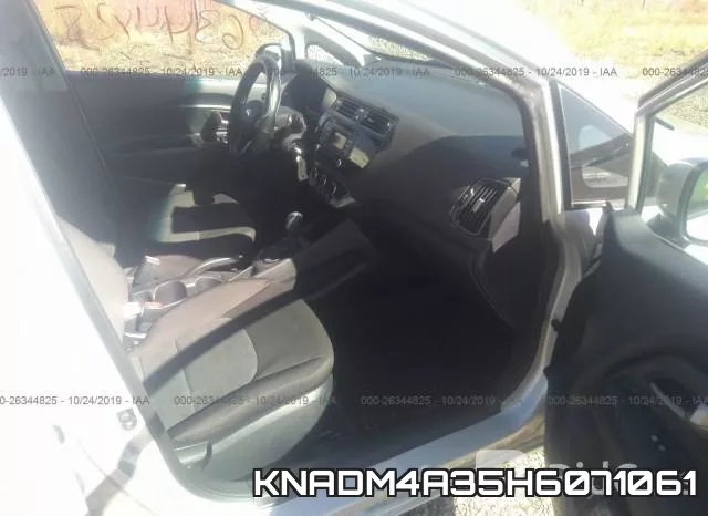 KNADM4A35H6071061_5.webp
