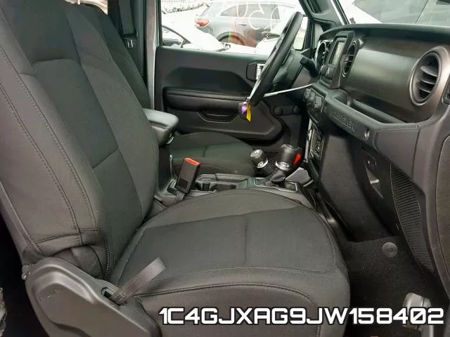 1C4GJXAG9JW158402_5.webp