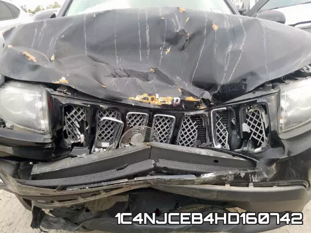 1C4NJCEB4HD160742_7.webp
