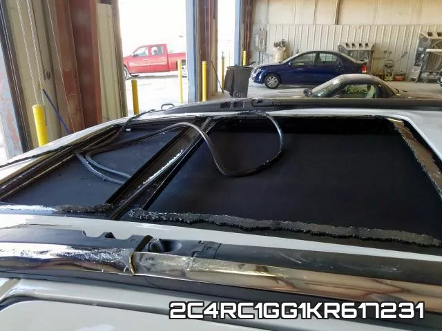 2C4RC1GG1KR617231_9.webp