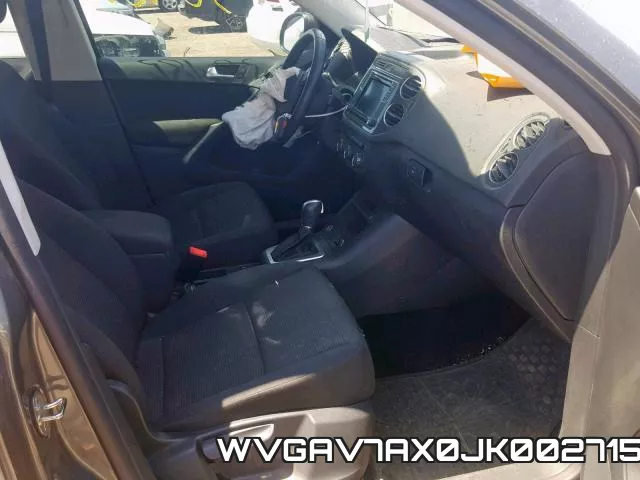 WVGAV7AX0JK002715_5.webp